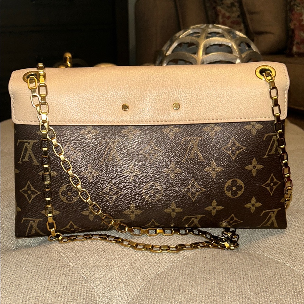 Louis Vuitton Pallas Chain Shoulder Monogram bag authentic - Picture 3 of 17